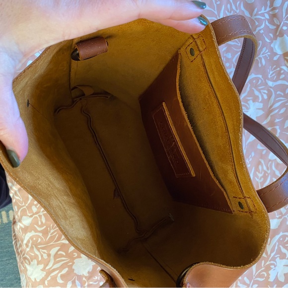 Portland Leather Crossbody Tote Bag in Honey - Picture 3 of 3